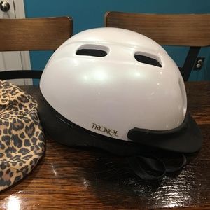 Troxel Ladies Riding Helmet - Medium